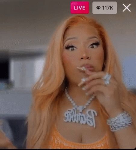 Nicki Minaj Video, Nicki Minaj Dance, Female Pfp, Snap Filters, Dancing Gif, Funny Short Clips, Short Humor, Funny Short, Nicki Minaj