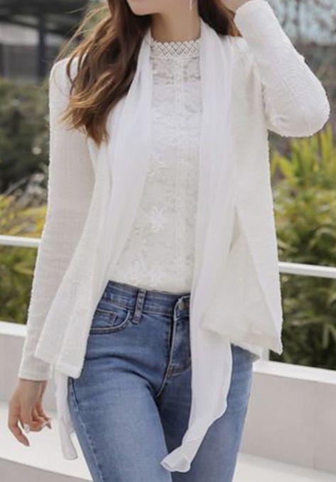 White Shrug Outfit Casual, White Shrug Outfit, Shrug Outfit, Feminine Jacket, Claudia Lars, Femininity Style, White Shrug, Scarf Cardigan, Chic Ootd