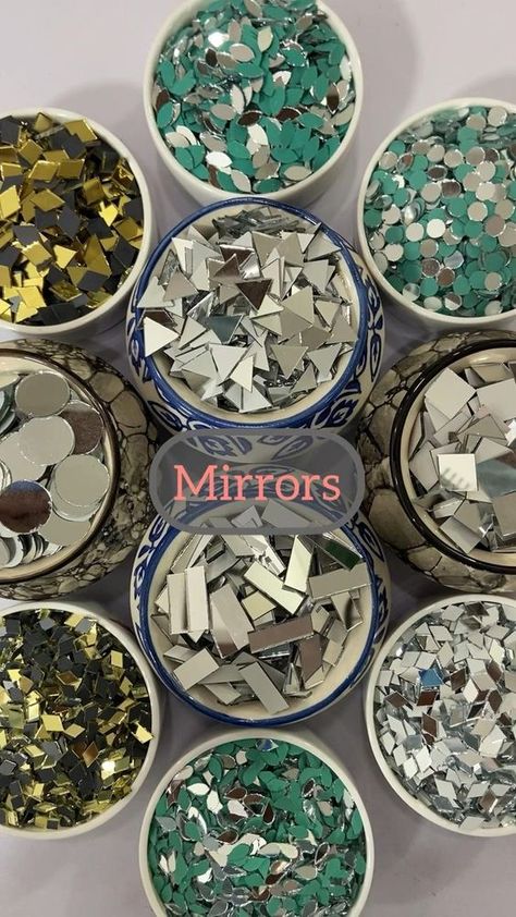 Wicked Crafts, Diy Crafts To Do At Home, Diy Mirrors, Painted Mirror Art, Mosaic Mirror Frame, Crafts To Do At Home, Wall Art Tutorial, Mosaic Art Diy, Boho Crafts Diy