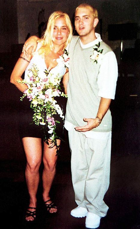 Eminem (real name Marshall Mathers) and Hailie's mother Kimberly Scott met when he was 15 and she was 13. Description from dailymail.co.uk. I searched for this on bing.com/images Eminem Smiling, Hailie Jade, Kimberly Scott, Marshall Eminem, Eminems Daughter, Eminem Photos, Eminem Slim Shady, The Real Slim Shady, Marshall Mathers