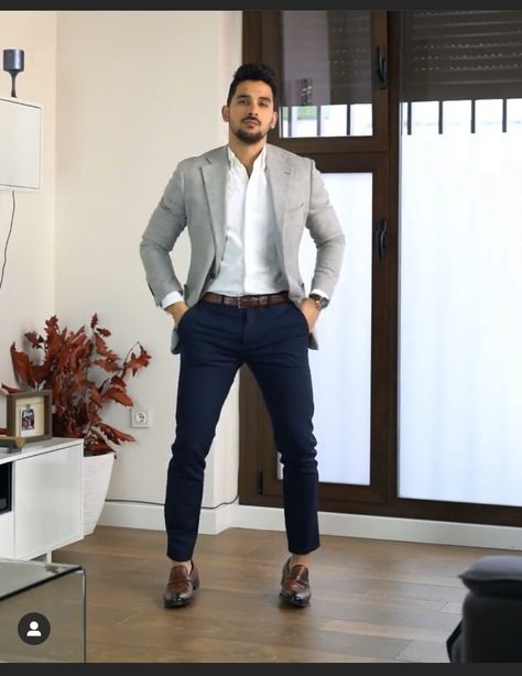 Business Casual Dinner Outfit Men, Engagement Blazer For Groom, Outfits Saco Gris, Saco Sport Hombre Outfit, Blazer Gris Outfit Hombre, Engagement Dress For Men Classy, Outfit Saco Gris, Men’s Blazer Outfits, Outfit Semiformal Hombre