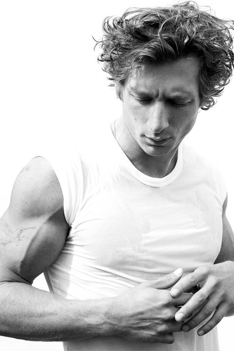 Kerry Von Erich, Calvin Klein Campaign, Male Faceclaims, White Calvin Klein, Intimo Calvin Klein, Allen White, Jeremy Allen White, Dark Comedy, Matthew Gray