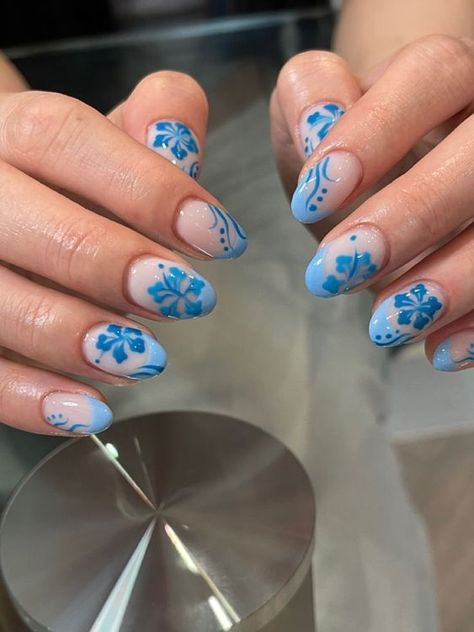 Nail Inspiration Blue, Hibiscus Flower Nail Art, Nude Nail Art Ideas, Nude Nail Art Designs, Hibiscus Flower Nail, Hibiscus Flower Nails, Beautiful Summer Nails, Blue Hibiscus Flower, Biab Nail