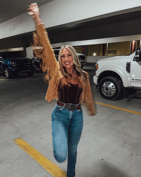 Western Outfits For Concert Women, Outside Country Concert Outfit Fall, South Western Outfits, Outfit Ideas For Country Concert Fall, Going Out Outfits Western, Bodysuit Western Outfit, Bling Rodeo Outfit, Call Western Outfits, Western Outfits Women Date Night