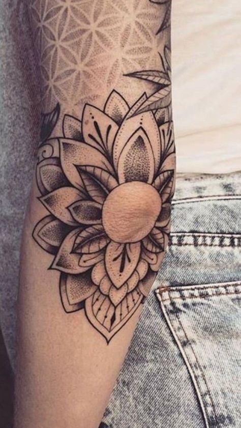 Women Elbow Tattoo Ideas, Cute Elbow Tattoos, Elbow Tattoo Design, Inner Elbow Tattoos, Mandala Tattoo Designs, Thumb Tattoos, Elbow Tattoo, Ghost Tattoo, Muster Tattoos