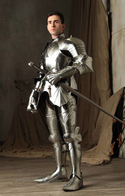 Knight In Armor Reference, Knight Standing Pose, Photo Art Reference, Armor Drawing, Reference Pose, Historical Armor, Anatomy Poses, Knight Armor, Poses Reference