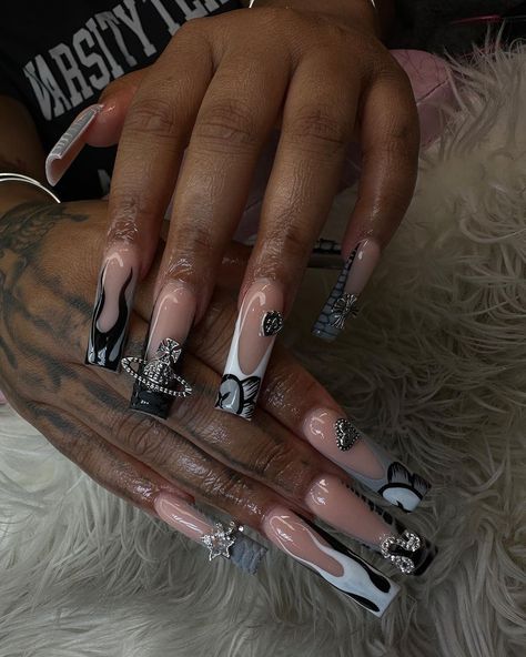 Fye Nails, French Tip Acrylic Nails, Nail Sets, Long Square Acrylic Nails, Bling Acrylic Nails, Clean Nails, Square Acrylic Nails, Makeup Inspo, Nail Ideas