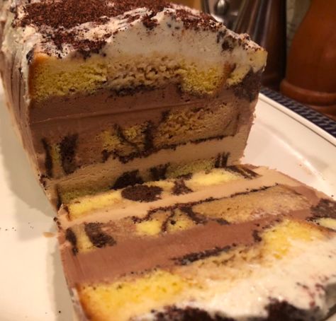 Frozen Tiramisu, Tiramisu Ice Cream, Dairy Queen Ice Cream Cake, Brownie Ice Cream Cake, Tiramisu Cake Recipe, Easy Ice Cream Cake, Ice Cream Cake Recipe, Easy Ice Cream, Coffee Ice