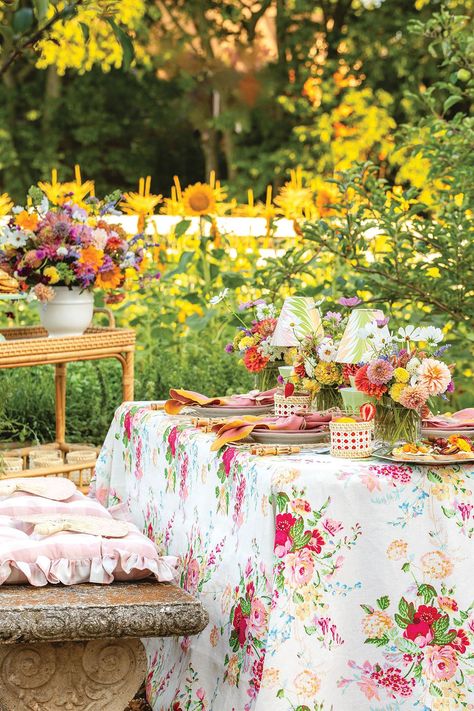 Nashville natives and renowned hostesses Mary Hollis Huddleston and Katie Jacobs put their expertise to work as they plan an afternoon gathering centered around a popular pastime. Click the link to see more from this Mahjong-inspired party!  Photo by Mary Craven Dawkins Mahjong Party, Mint Green Cakes, English Estates, Flower Magazine, Roman Garden, Mahjong Tile, Flower Farms, Mahjong Tiles, Mahjong Set