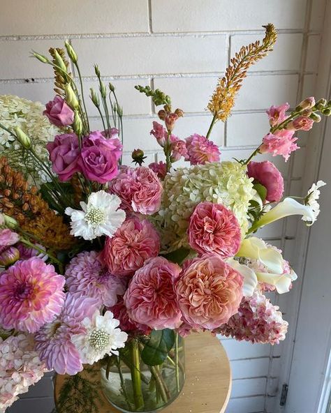 Alice de Crom & Team on Instagram: "Happy Anniversary Flowers 🥰🌸🍉🍒🍐🍑 We love love! Celebrate with the best of summers flowers! ….Dahlias, garden roses, hydrangea, calla lilies, Scabiosa, Eremeras, Lisianthus, and of course madame butterfly snap dragons…" Happy Butterfly Dahlia, Happy Anniversary Flowers, Lisianthus Flower, Butterfly Snap, 2024 Manifesting, Flowers Dahlias, Hydrangea Bridal Bouquet, Snap Dragons, Snap Dragon