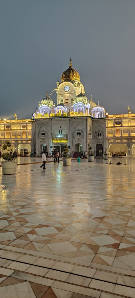 Waheguru Hd Pics, Gurudwara Wallpaper Iphone, Golden Temple Snapchat Stories, Gurdwara Snapchat Story, Harmandir Sahib Wallpaper Hd, Darbar Sahib Wallpaper, Sikh Wallpapers Hd Wallpaper, Golden Temple Snap, Golden Temple Amritsar Hd Wallpaper