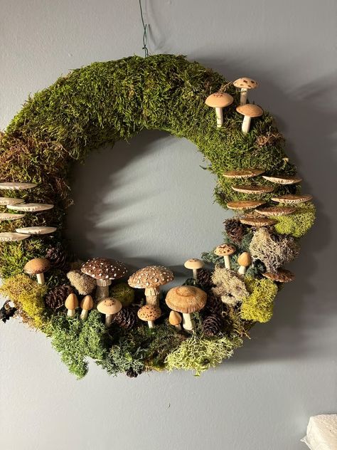 LARGE MUSHROOM HANDMADE Moss Wreath Supply Woodland Botanical Decor Plant Stake - Etsy Sweden Moss Christmas Wreath, Toadstool Wreath, Moss Wreaths, Cottagecore Crafts, Bridge Ideas, Wedding Tea Party, Moss Wreath, Creative Wreaths, Mushroom Crafts