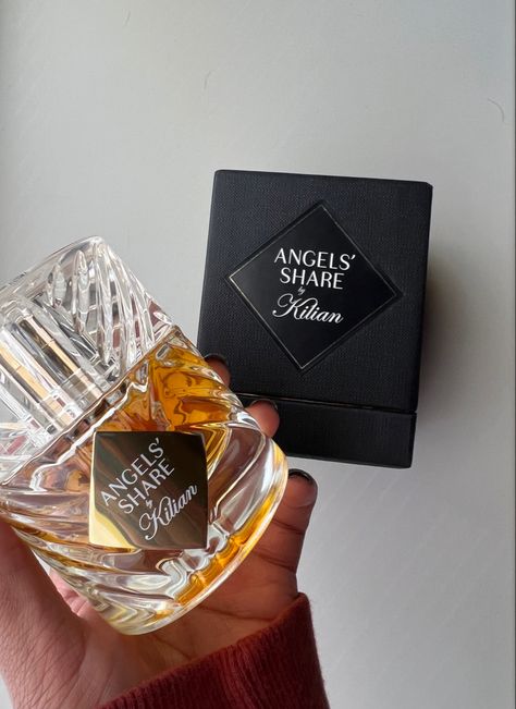 Aesthetic Fragrance, Perfume Collection Display, Kilian Paris, Angels Share, Best Fragrance For Men, By Kilian, Antique Perfume Bottle, Perfume Collection Fragrance, Home Fragrance Accessories