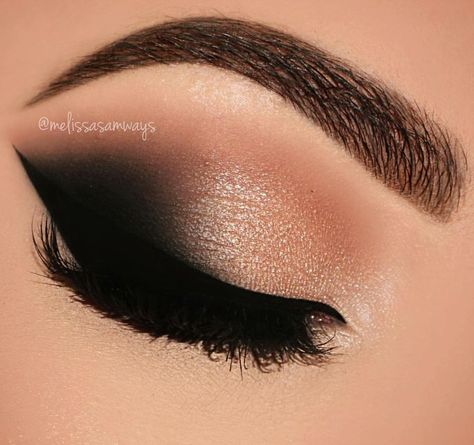 Eyes Dark, Smokey Eyeshadow, Eye Makeup Pictures, Makijaż Smokey Eye, Eye Makeup Designs, Simple Eye Makeup, Makeup Guide, Makeup Eye Looks, Creative Eye Makeup