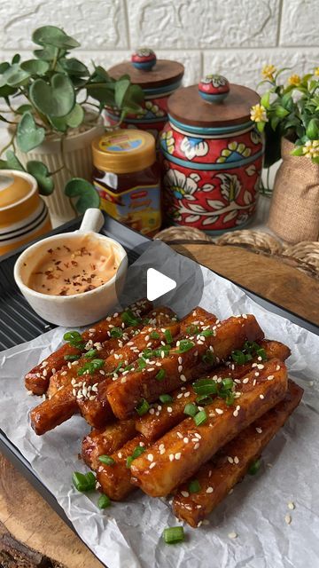 Shivani Sharma 🧿 on Instagram: "✨ Crispy, spicy, and sweet! 🍯🍟 Dive into these irresistible Honey Chilli Paneer Fries – the ultimate fusion snack that hits all the right notes! Perfect for game nights, parties, or anytime cravings. 🌶️🧀

Save this recipe to try today! 🥢💛 

#HoneyChilliPaneer #CrispyFries #fusionfoodlove #chillipaneer #paneerfries #chillipotato #honeychillipotato #crispychillipotato #chillipotatoes #streetfood #trending #explore #explorerecipes #recipegram #recipes #instafood #explore #explorefood #foodgram #viral #potatorecipes #manchurian #manchurianrecipe" Paneer Manchurian, Paneer Snacks, Honey Chilli Potato, Chilli Potato, Manchurian Recipe, Chilli Paneer, Chilli Recipes, Fusion Food, Game Nights