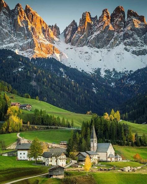 Best Places In Italy, Visiting Italy, Travel 2024, Dolomites Italy, Places In Italy, Italy Photography, Halong Bay, Italy Vacation, Alam Yang Indah