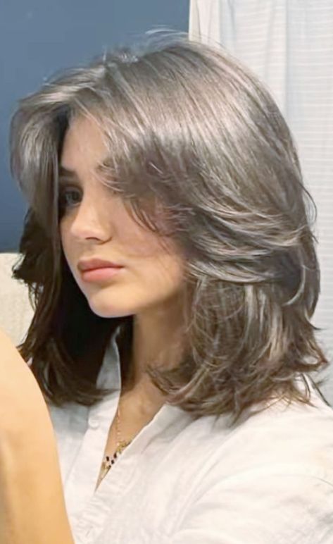 Haircuts To Change It Up, Haircut Inspo Medium Layered Wavy, Short Haircut Types, Butterfly Haircut Short Hair Round Face, Shoulder Length Haircut With Layers And Curtain Bangs, Short Layered Hair Women, Haircuts For Medium Short Hair, Collarbone Length Hair With Layers Curtain Bangs, Layer Cut For Short Hair Shoulder Length