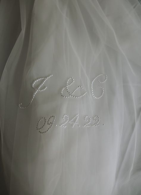 Customized Wedding Veil, Customized Veil, Brides Veil Ideas, Bride Vail Design, Veil Designs Wedding, Personalized Wedding Veil, Veil Designs, Custom Veil, Name On Veil