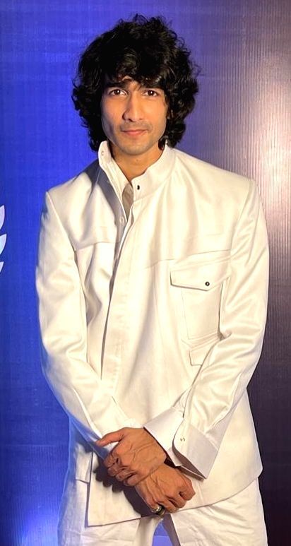 Free Photo : Shantanu Maheshwari Yaradi Nee Mohini Images Dhanush, Sameer Maheshwari, Shantanu Maheshwari, Shaheer Sheikh As Arjun, Eshanya Maheshwari In Saree, Tight Hug, Latest Music Videos, Distance Relationship, I Love Mom