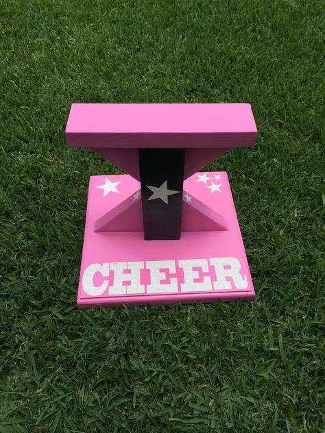 Cheer Flyer Stand-wish I was a flyer so I could use this! But you never know, maybe if I stop growing and loose 30 pounds I could be one in high school lol Cheer Stunt Stand, Cheer Flyer, Youth Cheer, Cheer Gear, Cheerleading Team, Cheerleading Stunt, High School Cheer, Cheer Practice, Cheer Squad