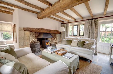 Old Cottage Living Room, European Farmhouse Living Room, French Country Decorating Living Room, French Regency, Regency Decor, Regency Furniture, French Country Living, Cottage Living Room, English Architecture