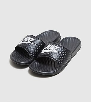 Nike Benassi Just Do It Slides Women's Nike Footwear, Nike Benassi, Air Max 98, Slides Women, Nike Shoes Women, Shop Womens, Shoes Trainers, Air Force 1, Just Do It