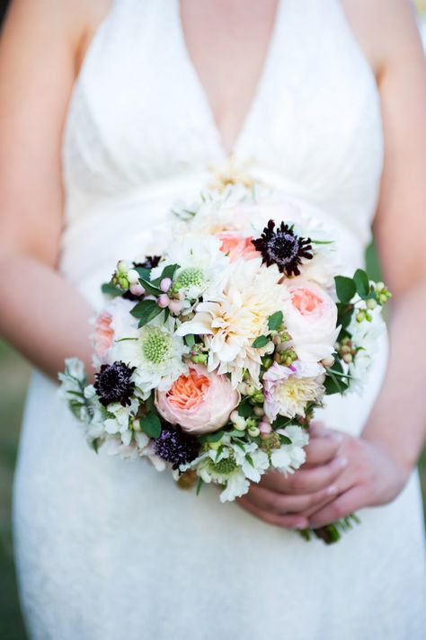 pink, white and deep purple bridal bouquet Hay Wedding, Flowers For A Wedding, Pretty Wedding Bouquet, Purple Bridal Bouquet, Winter Wedding Bouquet, Romantic Bouquet, Prettiest Bouquet, Flower Centerpieces Wedding, Rustic Chic Wedding