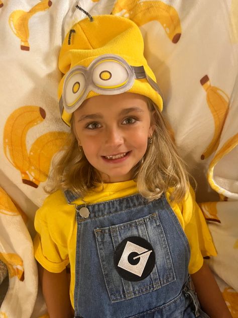 Minions for Halloween DIY #Minions #Halloween #DIY Minnions Girl Outfit, Minions Halloween, Well Paper, Minion Costume, Diy Minions, Minion Halloween, Minion Costumes, Easy Costumes, Halloween Costumes For Girls