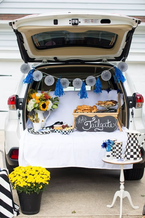 How to: Host a Great Tailgate | Coffee Beans and Bobby Pins Car Boot Sale Display Ideas, Mobile Birthday Party Business, Carboot Sale Display Ideas, Car Boot Sale Display, Tailgating Setup, Surprise Birthday Decorations, Candy Car, Car Food, Car Boot Sale