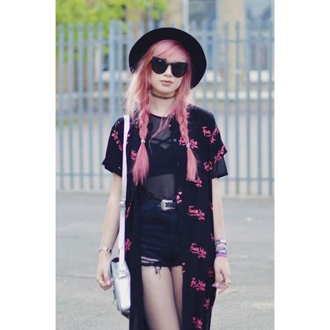 0 Amy Valentine, Pastel Goth Fashion, Black Clothes, It Bag, Looks Black, Punk Outfits, Mode Inspo, Goth Outfits, Punk Style