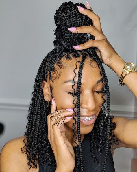 Medium Curly Braids with a Top Knot Short Box Braids Hairstyles, Short Box Braids, Big Box Braids Hairstyles, Goddess Braids Hairstyles, Instagram Add, Box Braids Hairstyles For Black Women, Braids Hairstyles Pictures, Virtual Class, Twist Braid Hairstyles