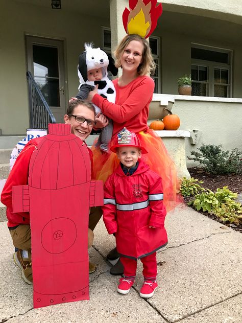 Firefighter Costume Diy, Diy Firefighter Costume, Diy Fireman Costumes, Firefighter Costume Women, Diy Costumes Men, Firefighter Halloween, Family Themed Halloween Costumes, Fire Costume, Fireman Costume