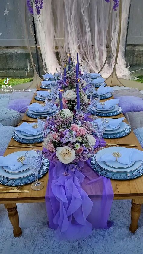 Table Decorations Birthday Woman, Purple Blue And White Birthday Party, Light Blue And Purple Party Decor, Purple Picnic Theme, Blue And Purple Table Setting, Lavender Table Decorations, Lavender Dinner Party, Lavender Birthday Decorations, Purple And Blue Event Decor