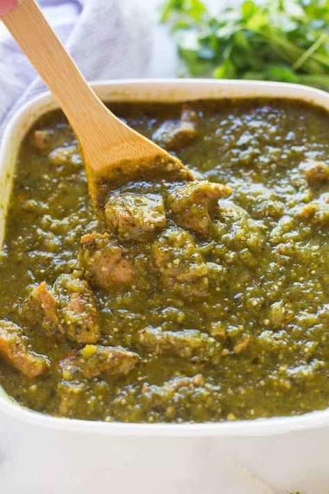 This authentic pork chile verde recipe will rival any you find in a Mexican restaurant! Tender pieces of pork slow cooked with a fantastic homemade green chile sauce (salsa verde). Serve this delicious stew alongside warm tortillas, rice and beans. #Mexican #pork #chileverde #stew #dinner Chili Verde Pork Authentic Crockpot, Slow Cooker Chili Verde Pork, Easy Pork Green Chili Recipe, Pork In Green Chile Sauce, Pork In Green Sauce, Crock Pot Chili Verde Pork, Crock Pot Chile Verde Pork, Pork Chile Verde Crockpot, Chili Verde Pork Crockpot