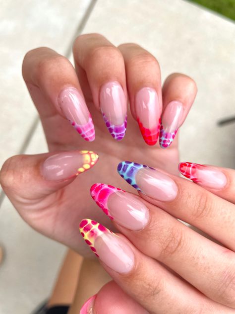 Crazy Almond Nails, Croc Tip Nails, Summer Long Almond Nails, Crazy Design Nails, Nails Festival, Croc Pink Nails, Pink Croc Nails Almond, Colorful Croc Nails, Colorful Croc Nail Design