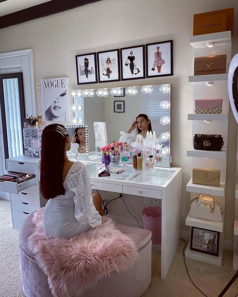 Impressions Vanity Co. on Instagram: “Wishes do come true, like this #dream vanity ✨ . . 📷 @enigma_e #impressionsvanity #vanitygoals” Reka Bentuk Bilik Tidur, Dream Vanity, Beauty Room Vanity, Impressions Vanity, Makeup Room Decor, Beauty Room Decor, Bedroom Decor For Teen Girls, Vanity Ideas, Vanity Room