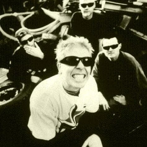 The Offspring Skater Style Men, Dexter Holland, Powerman 5000, The Offspring, Pretty Fly, Bleach Art, 90s Music, Jim Morrison, Last Fm