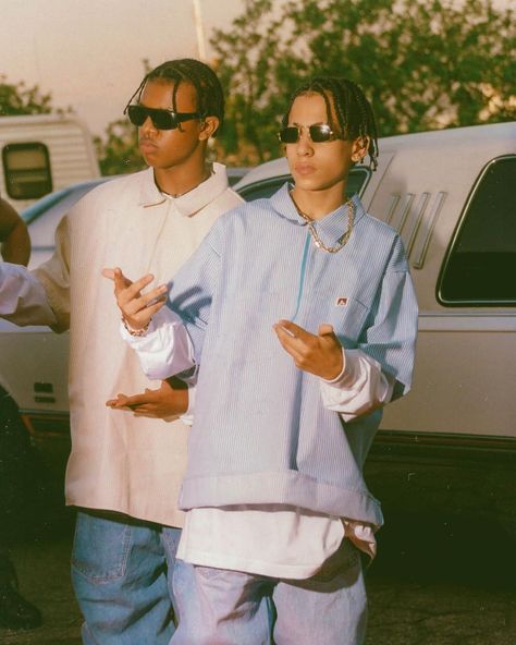 90s Rnb Fashion, 2000’s Outfit, Avangard Fashion, 00’s Aesthetic, Kris Kross, History Of Hip Hop, Estilo Cholo, Hip Hop Fashion 90s, Hip Hop Classics