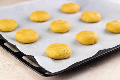 Cornbread cookies are a fun way to make this Southern dish more of a dessert. A copycat Crumbl cornbread cookie recipe you'll love. Crumbl Cornbread Cookie, Cornbread Cookie, Cornbread Cookies, Honey Cornbread, Jiffy Cornbread, Sweet Cornbread, No Flour Cookies, Cornbread Mix, Southern Dishes