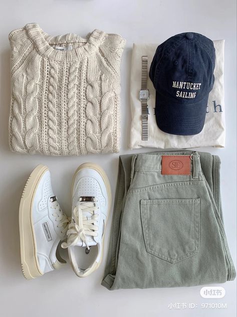 Mens Fashion Flatlay, Clothes Flatlay Ideas, Flatlay Photography Clothing, Flatlay Outfit, Outfit Flatlay, Japanese Street Fashion Men, Flatlay Clothes, T-shirt Photography, Everyday Casual Outfits