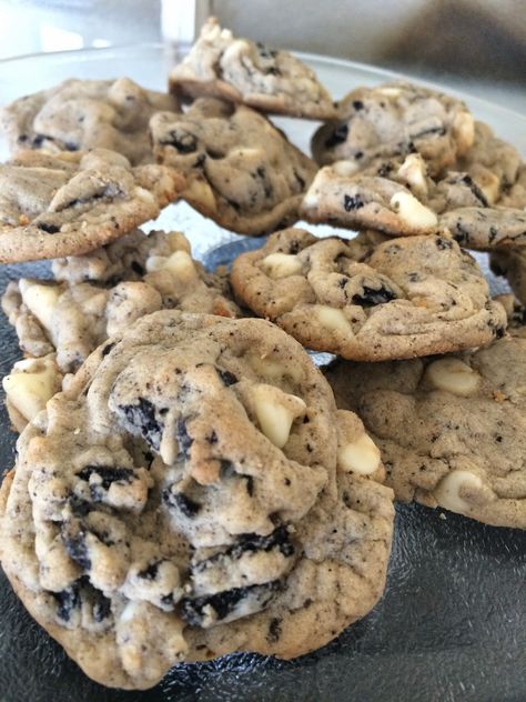 Chocolate Chip Oreo Cookies, Zebra Cookies, Oreo Bars, Chocolate Chip Dip, Oreo Frosting, Oreo Stuffed Chocolate Chip Cookies, Oreo Biscuits, Oreo Flavors, White Chocolate Chip