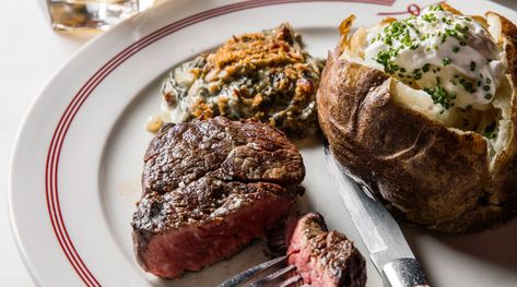 How Do You Compete with Nostalgia? Steakhouse Dinner, Steakhouse Recipes, Steakhouse Restaurant, Ground Beef And Cabbage, Boiled Chicken Breast, Ground Beef Pasta, Dinner Party Menu, Dinner Party Recipes, Seafood Dinner