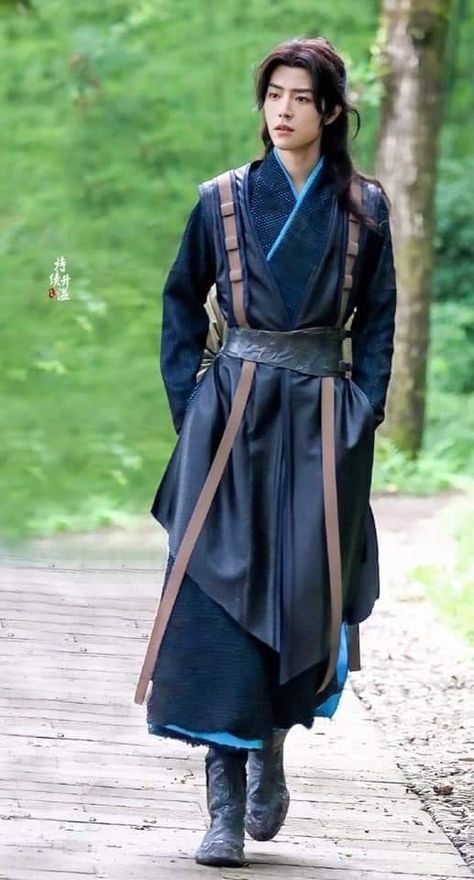 Chinese Traditional Dress Men, Chinese Fashion Traditional, Chinese Traditional Clothing Men, Ancient Japanese Clothing, Chinese Clothing For Men, Hanfu Men, Asian Traditional Fashion, Douluo Continent, Asian Traditional Clothes