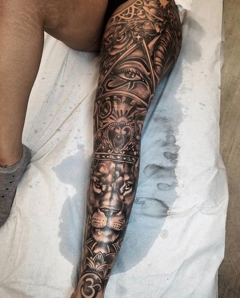 Pinterest @Trvpin ♡ Full Leg Tattoo, Mangas Tattoo, Best Leg Tattoos, Christian Sleeve Tattoo, Full Leg Tattoos, Geniale Tattoos, Leg Tattoo Men, Leg Tattoos Women, Leg Sleeve Tattoo