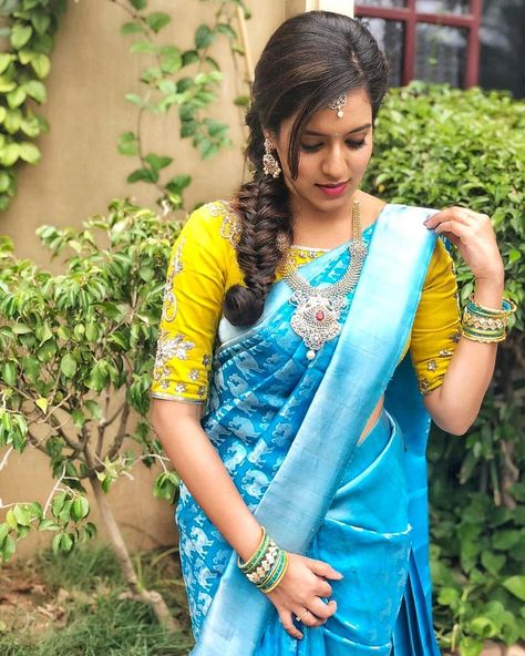 Sruthi Kannath on Instagram: “When you are in the peak of summers, you wear pastels and flaunt like our gorgeous client. And who doesn't like a yellow and blue combo? .…” Sky Blue Saree, Blue Silk Saree, Blue Color Combinations, Pattu Saree Blouse Designs, Saree Blouse Neck Designs, Wedding Blouse Designs, Sari Blouse Designs, Silk Saree Blouse Designs, Wedding Silk Saree