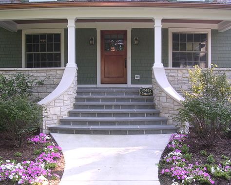 Outside Steps Ideas Front Porches, Farmhouse Front Porch Steps, Wide Front Porch Steps, Front Porch Steps Ideas, Porch Steps Ideas, Stair Entry, Front Porch Stairs, Bluestone Steps, Exterior Entrance