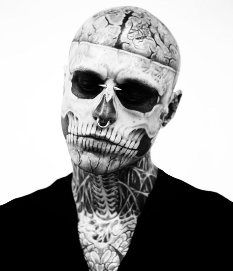 this man is so beautiful to me ♥ (rick genest, everyone) Gory Halloween Makeup, Rick Genest, Zombie Boy, Half Skull, Skeleton Makeup, Trash Polka Tattoo, Cool Halloween Makeup, Halloween Makeup Scary, Scary Makeup