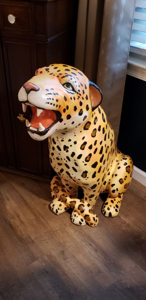 Paper Mache Statue, Paper Plate Activities, Paper Mache Animals Easy, Cheetah Diaroma, Paper Mache Giraffe Diy, Paper Mache Lion Sculpture, Paper Mache Tiger, Paper Mache Cheetah, Cheetah Statue