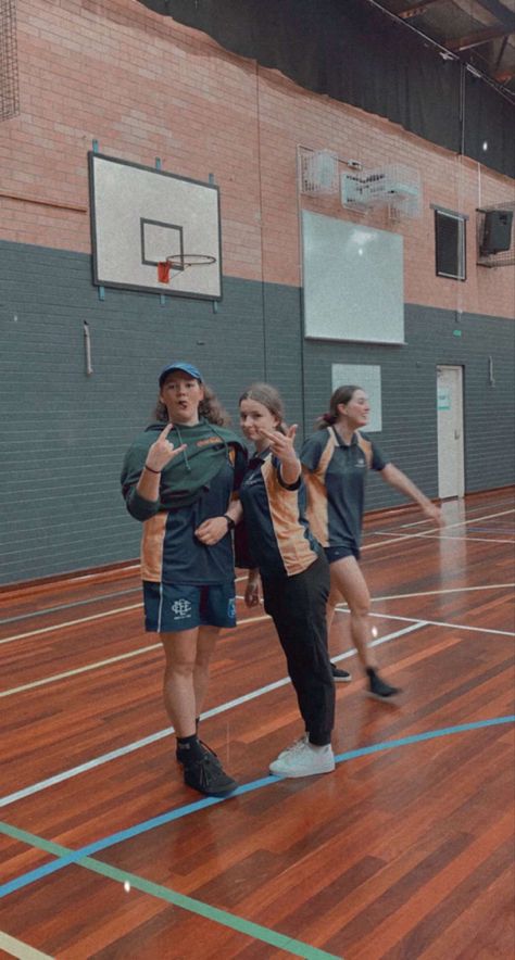 #school #australia #perth #friends #gym #sport #cute #aesthetic Australian High School Aesthetic, Australian School Aesthetic, School Gym Aesthetic, Australia School, Pe Uniform, Good Study Habits, Australia Perth, How To Defend Yourself, Vision 2024