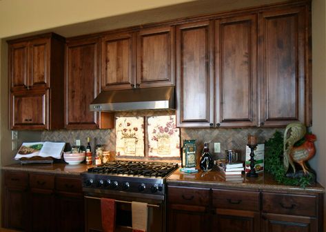 photo courtesy of Arto Brick flickr.com/photos/artobrick/15832697773/ Update Tuscan Kitchen, Modern Tuscan Decor, Tuscan Decor Ideas, Tuscan Style Decorating, Tuscan Tile, Tuscan Furniture, Tuscan Kitchens, Tuscan Art, Tuscan Bathroom